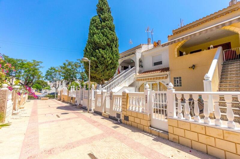 Apartamento en venta en Mil Palmeras, Alicante