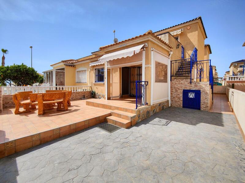 Villa à vendre dans Punta Prima, Alicante