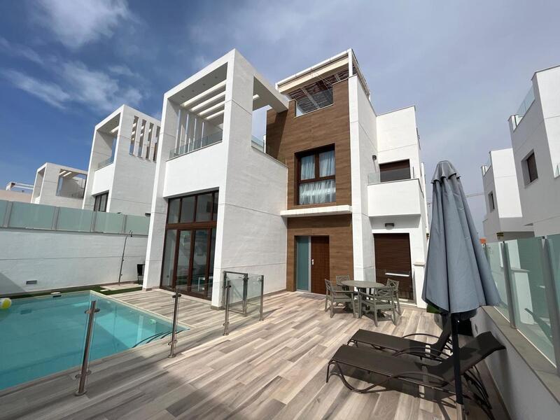 Villa till salu i Los Balcones, Alicante