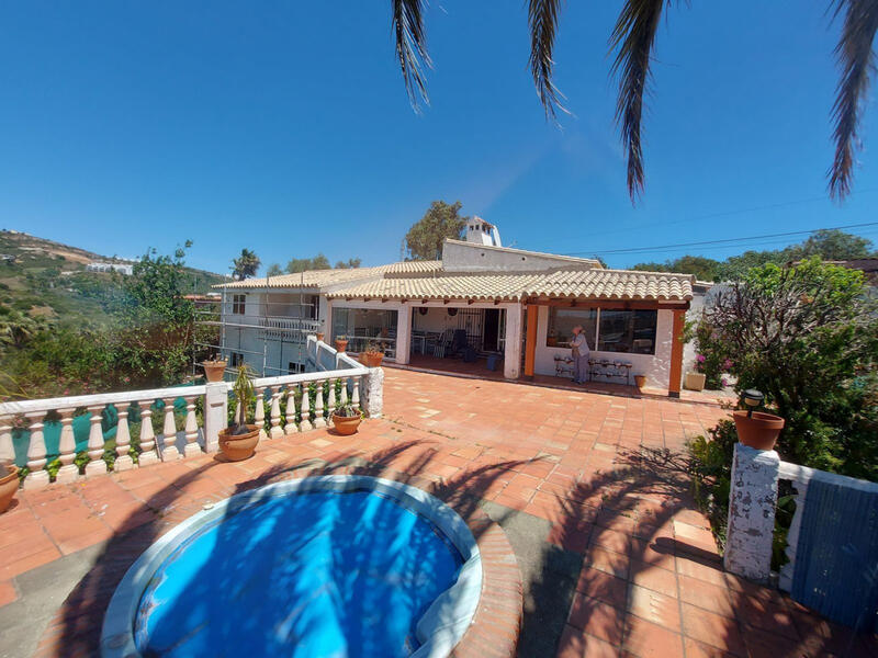 Villa for sale in Manilva, Málaga