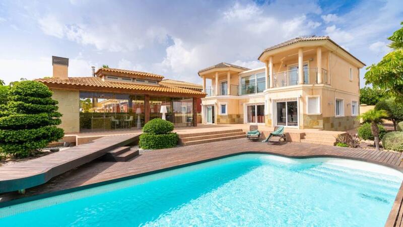 Villa til salg i Torrevieja, Alicante