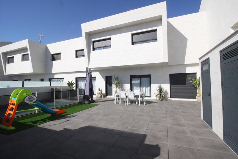 Villa en venta en San Pedro del Pinatar, Murcia