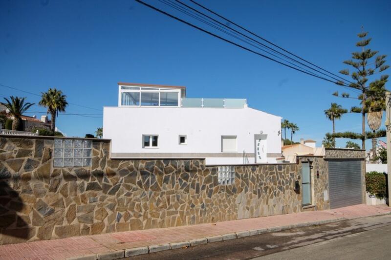 Villa à vendre dans Villamartin, Alicante