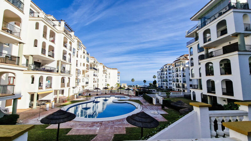 Apartamento en venta en La Duquesa, Málaga