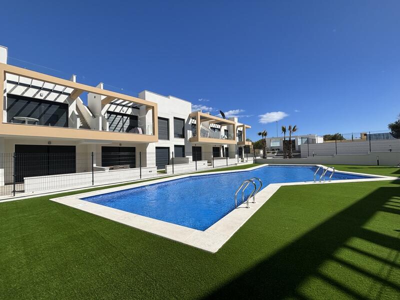 Apartment for sale in Villamartin, Alicante