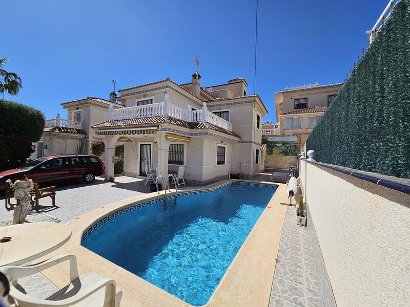 Villa til salg i Villamartin, Alicante