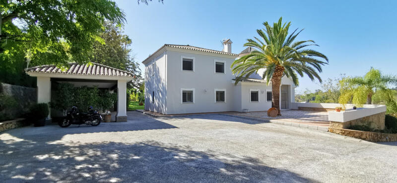 5 bedroom Villa for sale