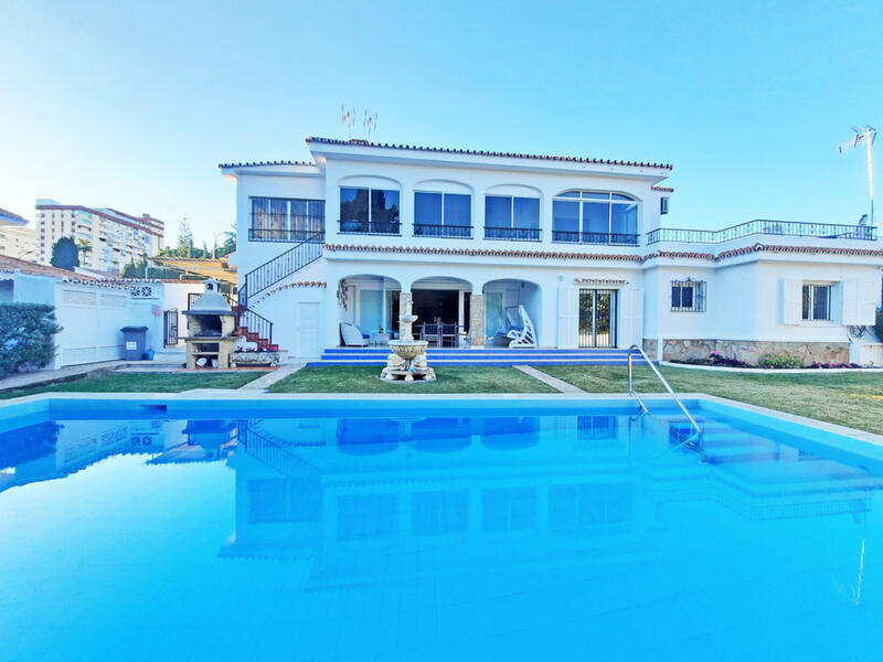 Villa for sale in Benalmadena Costa, Málaga