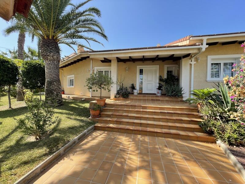 Villa for sale in Cabo Roig, Alicante