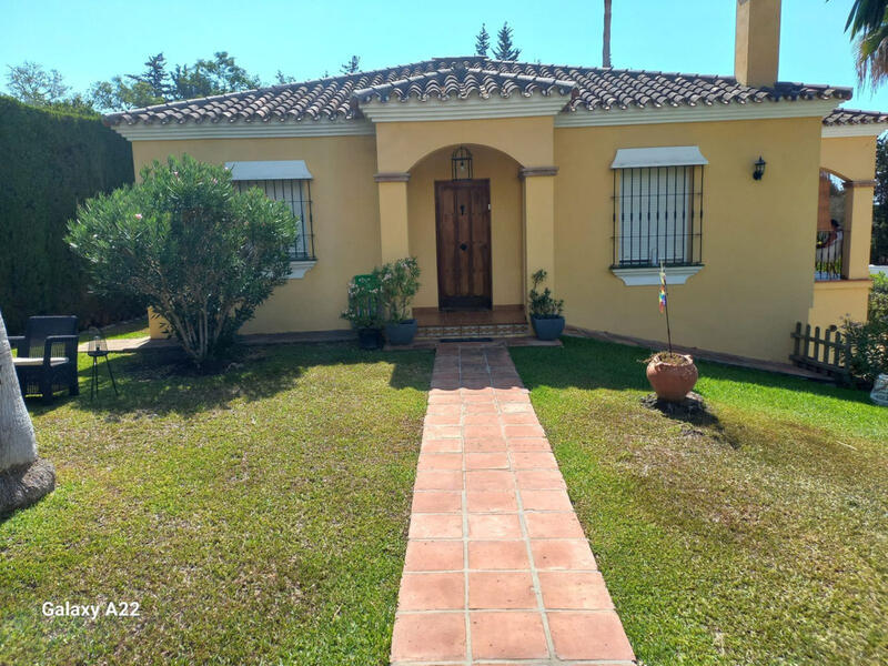 Villa zu verkaufen in Estepona, Málaga