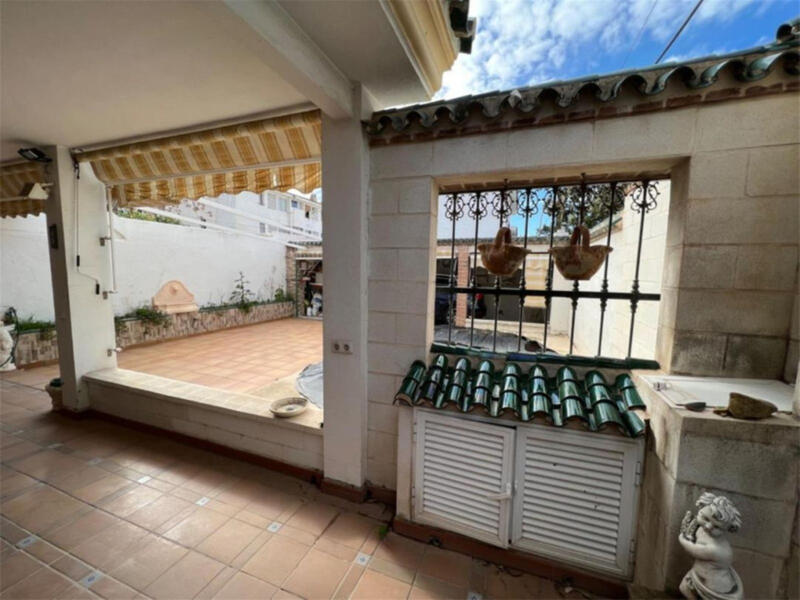 4 Cuarto Villa en venta