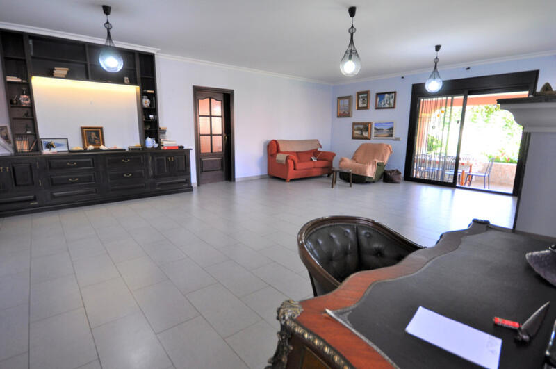 4 bedroom Villa for sale