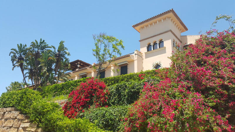 Villa for sale in Estepona, Málaga