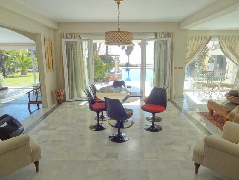 5 bedroom Villa for sale