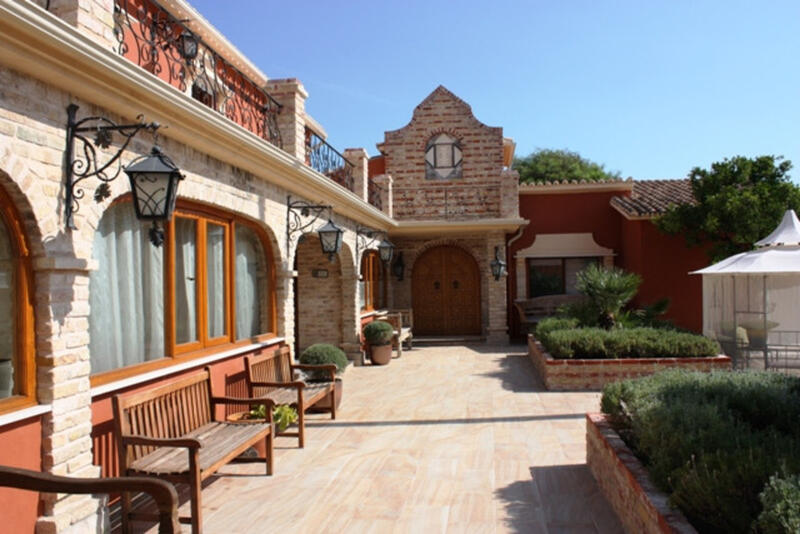 Villa for sale in Benahavis, Málaga