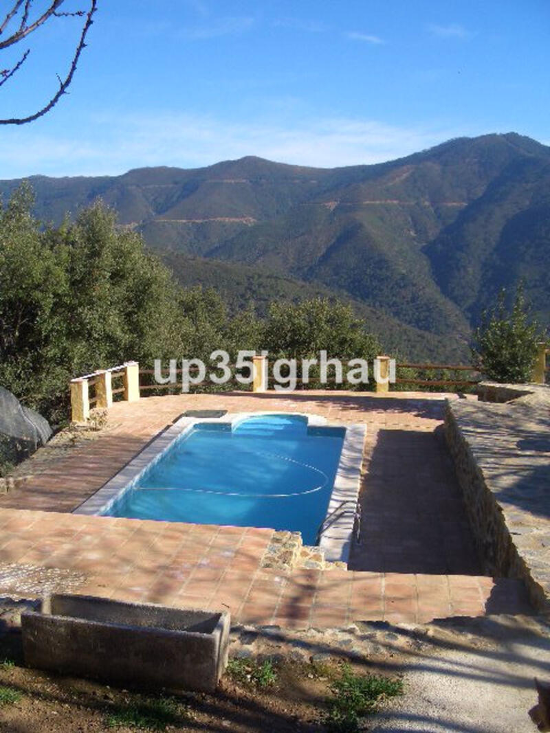 Villa for sale in Jubrique, Málaga