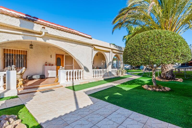 Villa for sale in Ciudad Quesada, Alicante