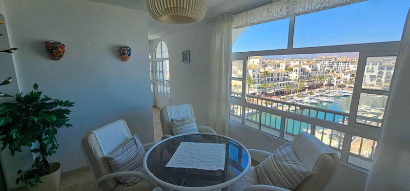 Apartment for sale in La Duquesa, Málaga