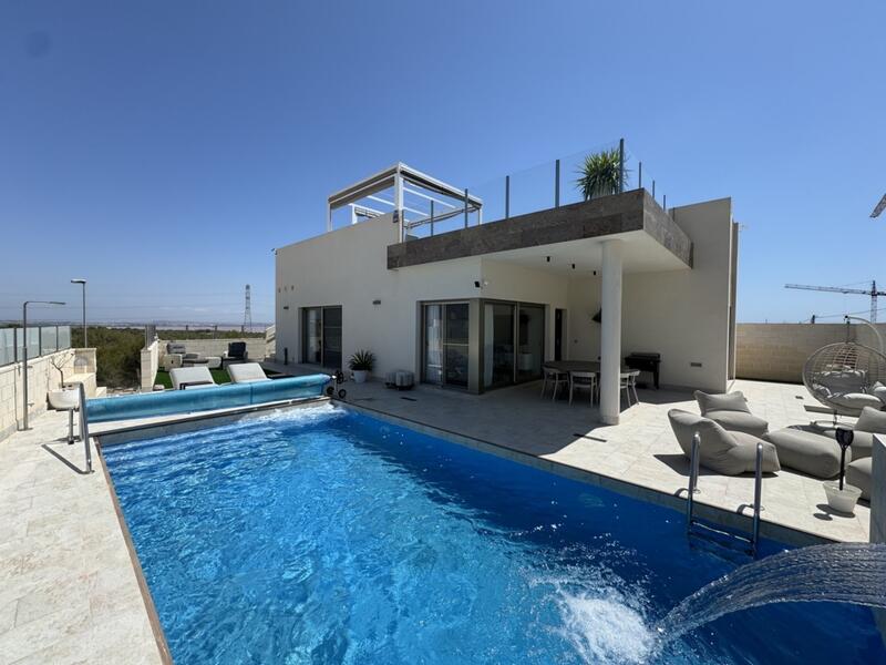 Villa en venta en Villamartin, Alicante