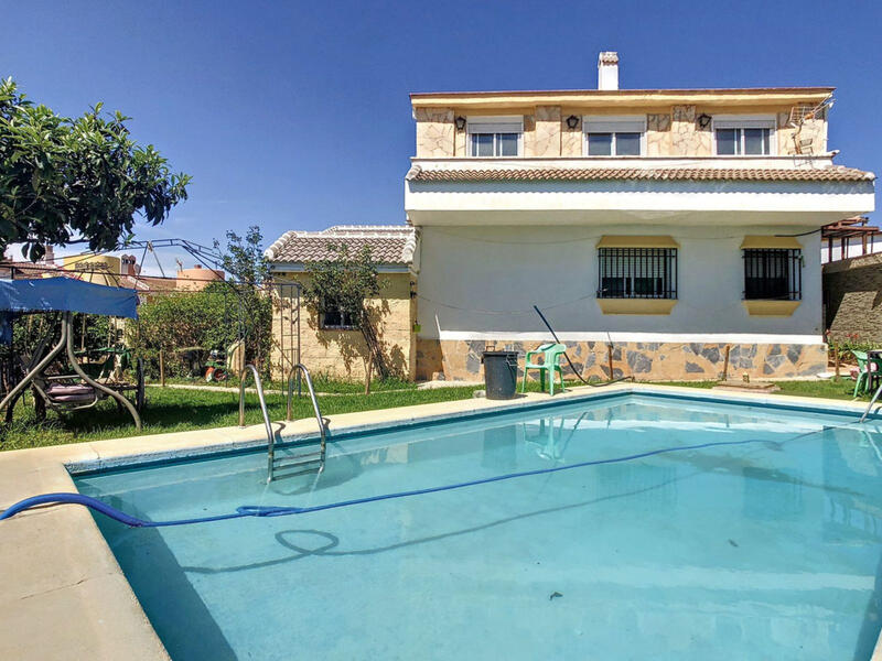 Villa for sale in Alhaurin de la Torre, Málaga