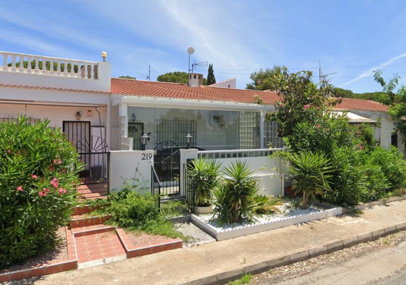 Villa till salu i Guardamar del Segura, Alicante