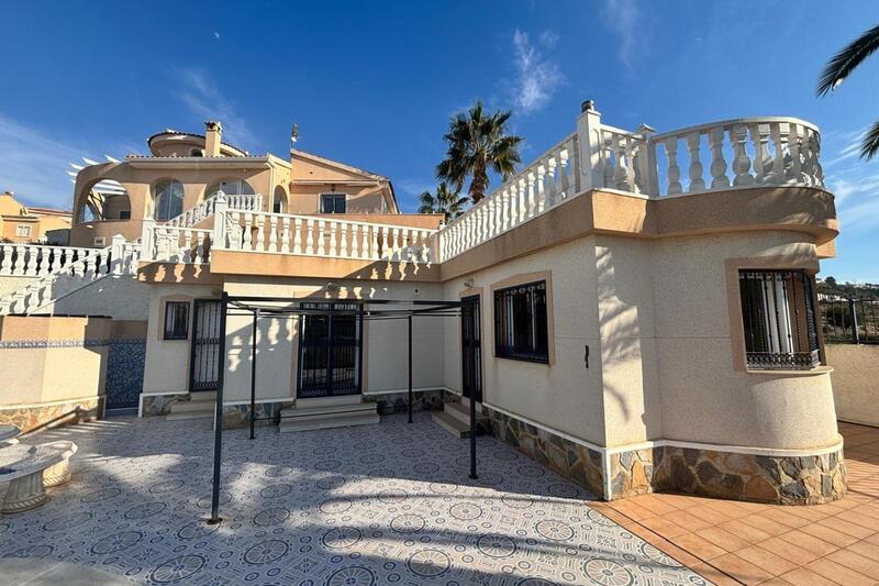 5 bedroom Villa for sale