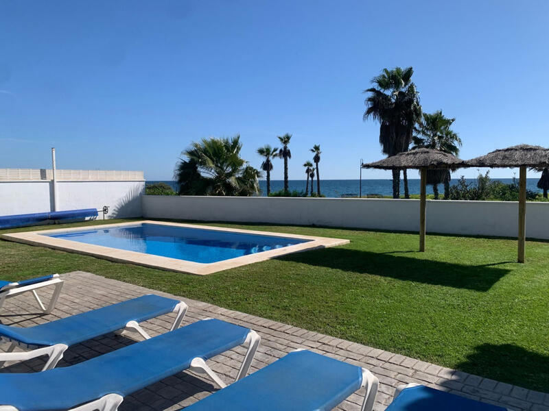 Villa for sale in Estepona, Málaga