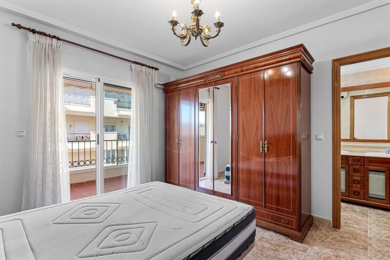 4 bedroom Apartment for sale