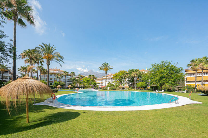 Apartment for sale in Marbella, Málaga