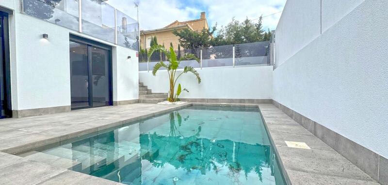 Villa à vendre dans Torrevieja, Alicante