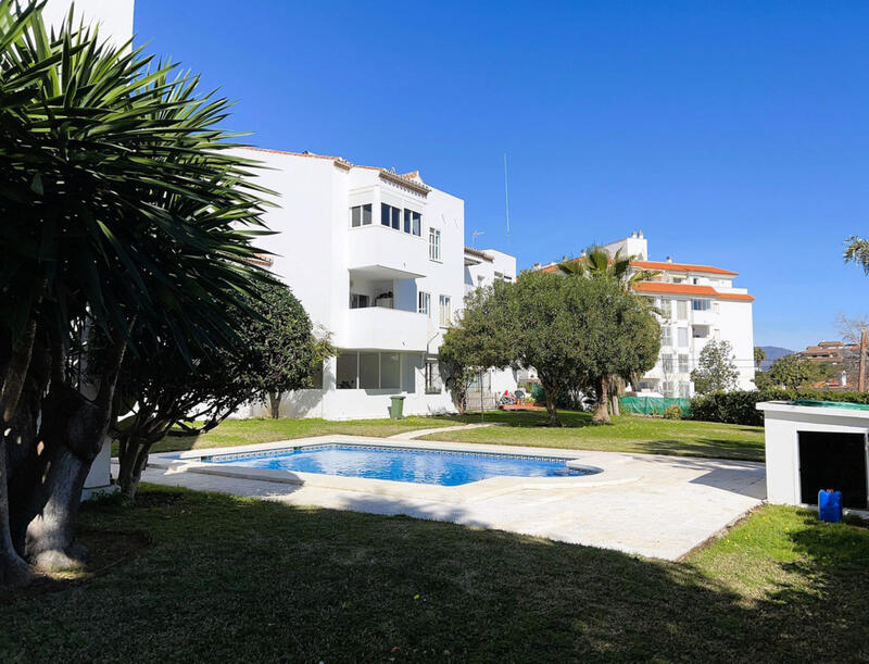 квартира продается в San Luis de Sabinillas, Málaga