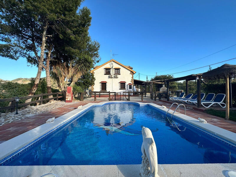 Villa à vendre dans Almogia, Málaga