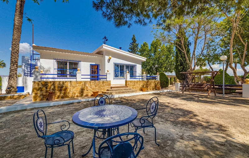 Villa zu verkaufen in Jacarilla, Alicante