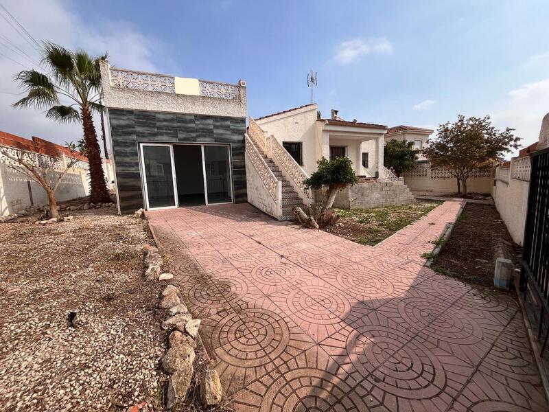 Villa til salgs i Ciudad Quesada, Alicante