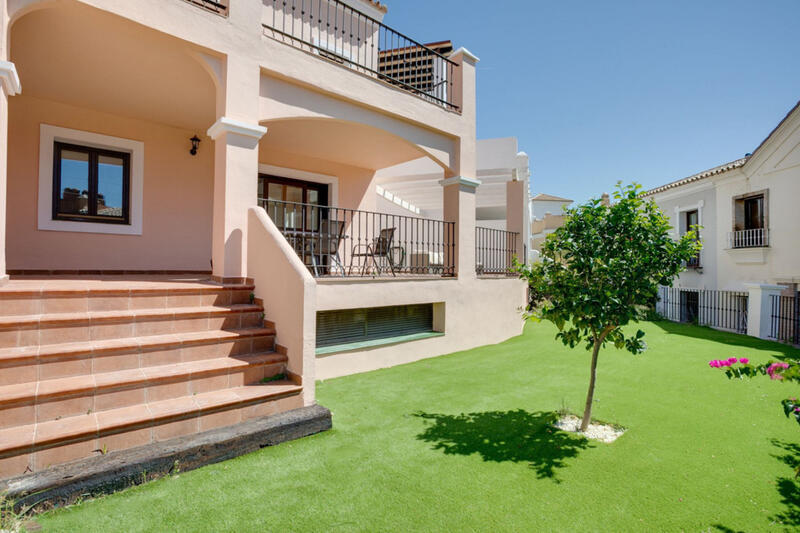 Maison de Ville à vendre dans El Paraiso, Málaga