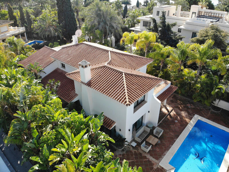 Villa till salu i Los Monteros, Málaga