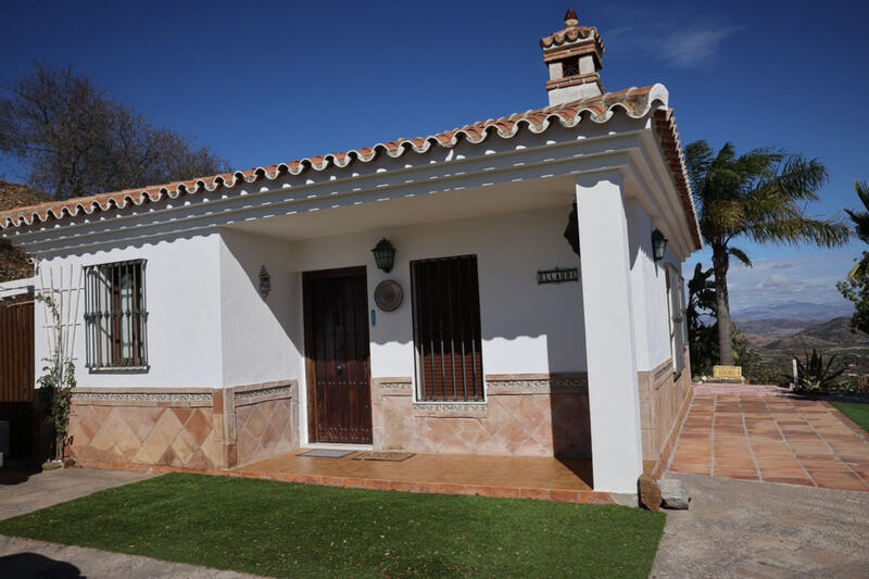 Villa for sale in Monda, Málaga