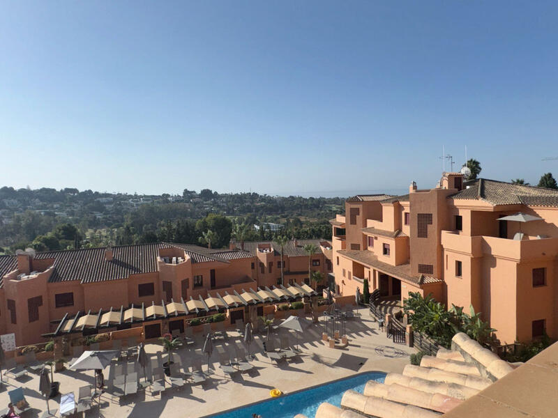 Apartment for sale in Benahavis, Málaga