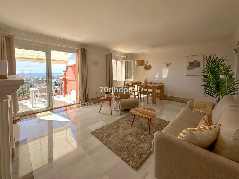 Apartment for sale in Benahavis, Málaga