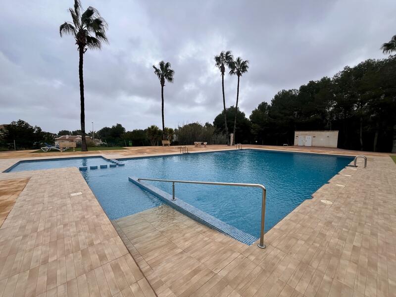 Maison de Ville à vendre dans Villamartin, Alicante