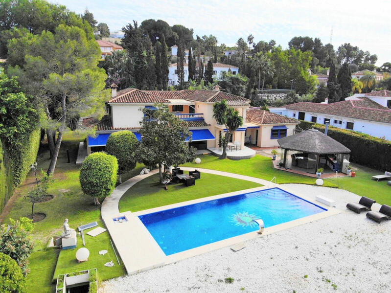 Villa à vendre dans El Paraiso, Málaga