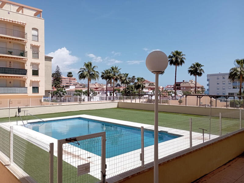 Apartamento en venta en San Luis de Sabinillas, Málaga