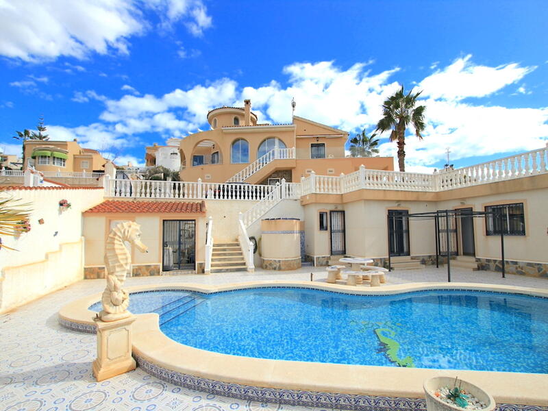 5 bedroom Villa for sale