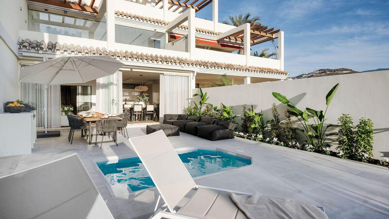 Apartamento en venta en Nueva Andalucia, Málaga