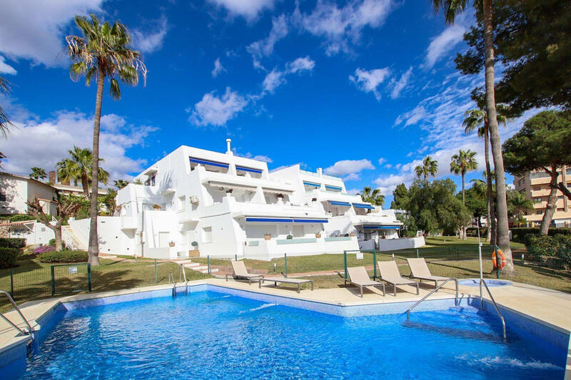 квартира продается в Puerto Banus, Málaga