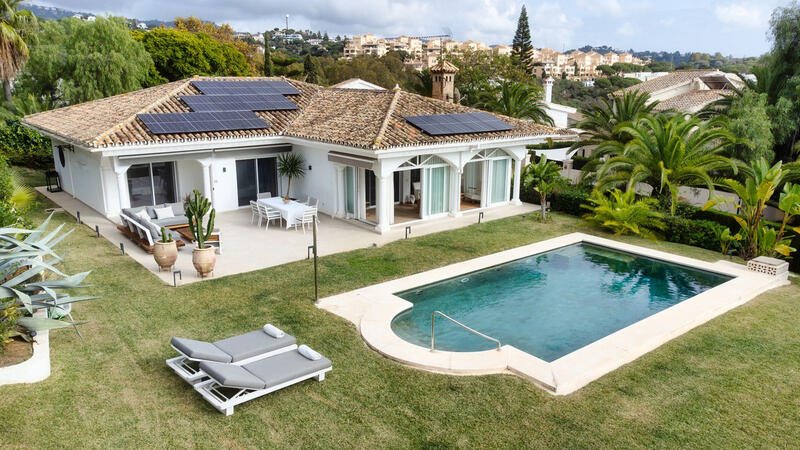 Villa til salg i Elviria, Málaga