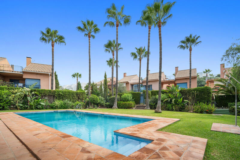 Maison de Ville à vendre dans Nueva Andalucia, Málaga