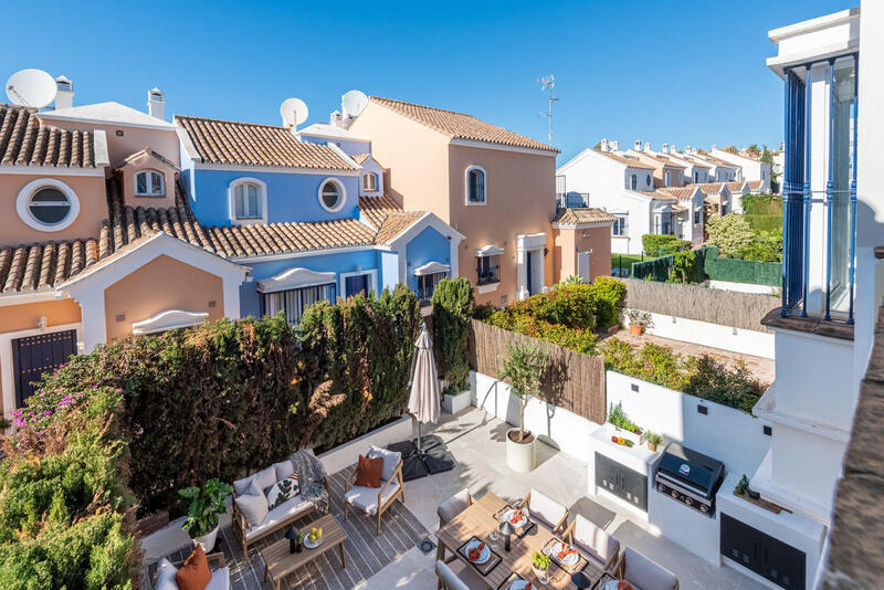 Townhouse for sale in Nueva Andalucia, Málaga