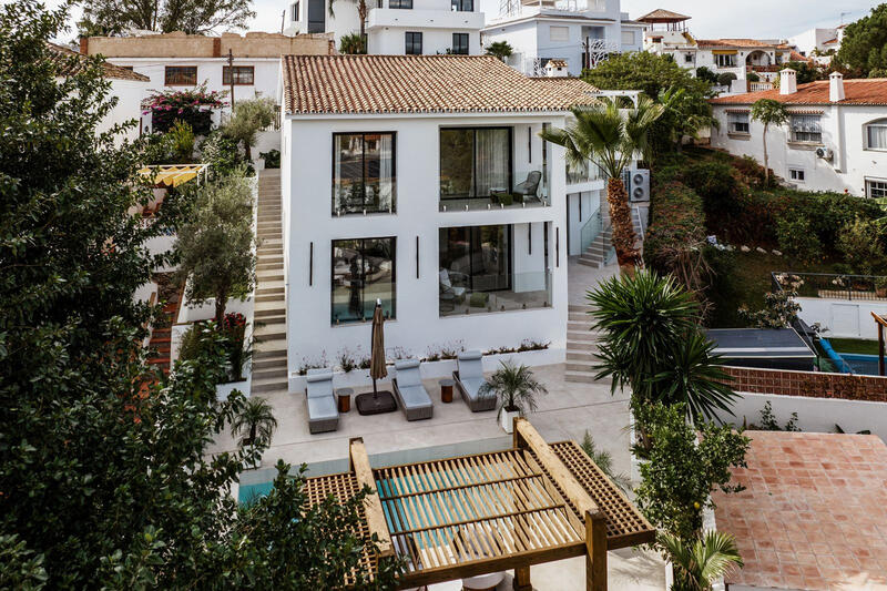 Villa en venta en Nueva Andalucia, Málaga