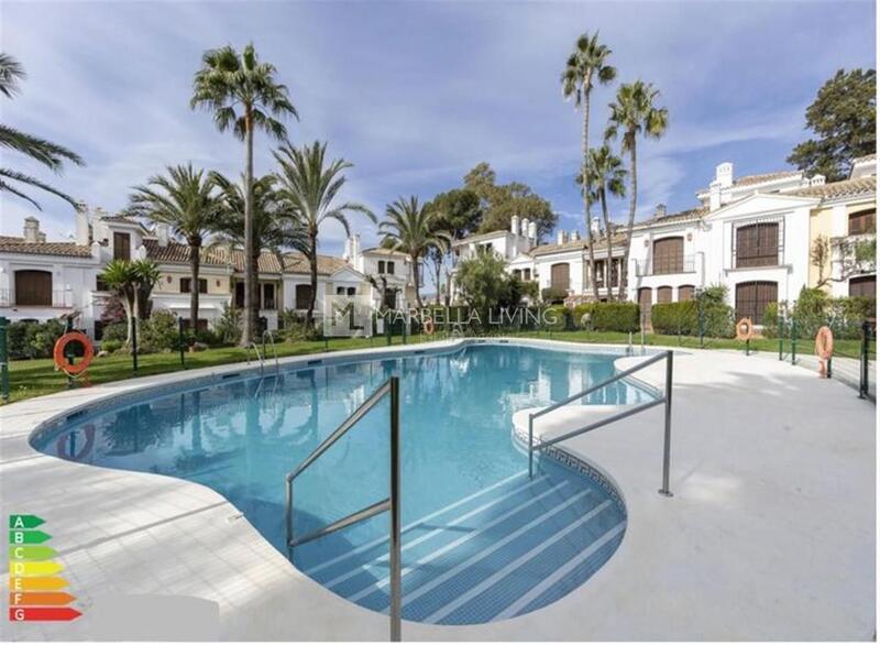 Villa para alquiler a largo plazo en Estepona, Málaga